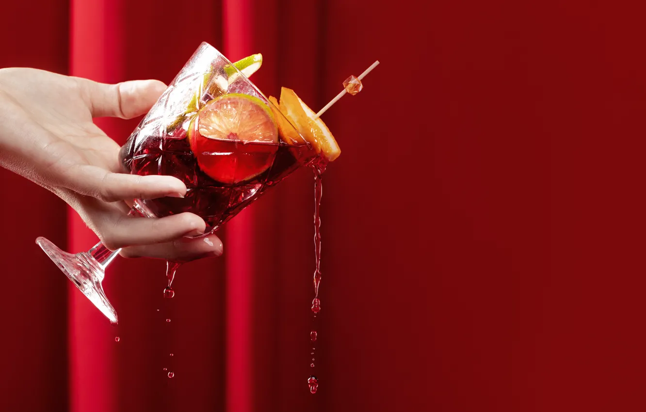 Photo wallpaper drops, glass, hands, cocktail, drink