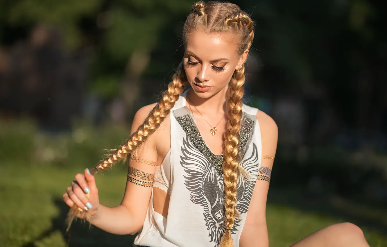 Photo wallpaper braid, sponge, Karina, Dmitry Sn