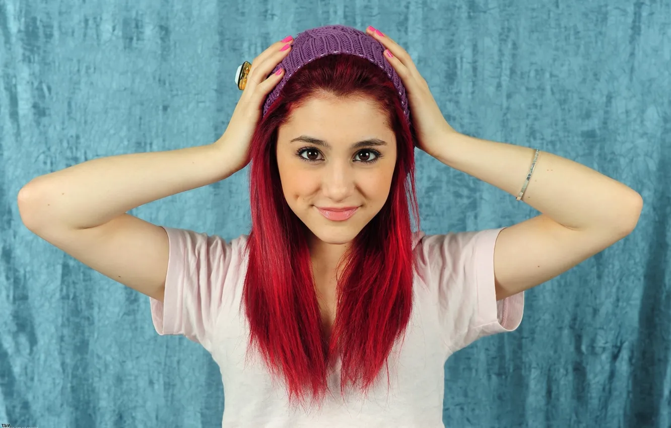Photo wallpaper red, hairs, Ariana Grande