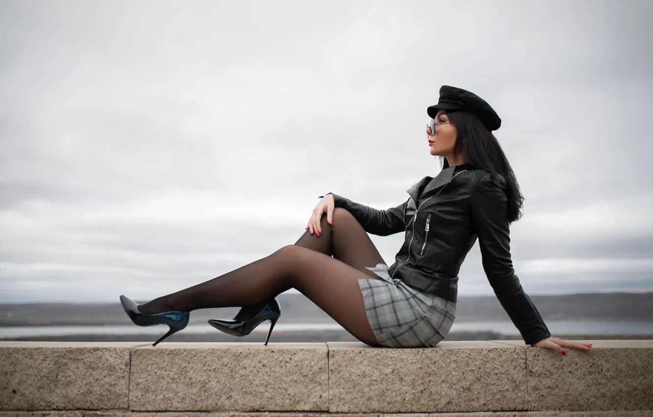 Photo wallpaper sky, clouds, model, women, brunette, glasses, pantyhose, hips