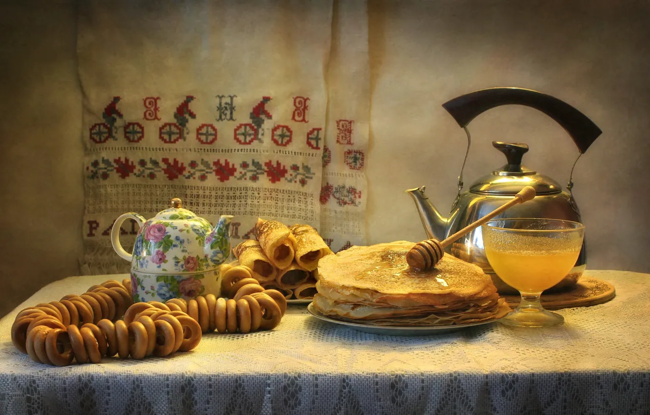 Photo wallpaper kettle, honey, pancakes, drying