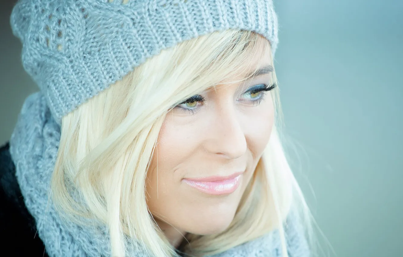 Photo wallpaper eyes, look, girl, face, eyelashes, smile, hat, scarf