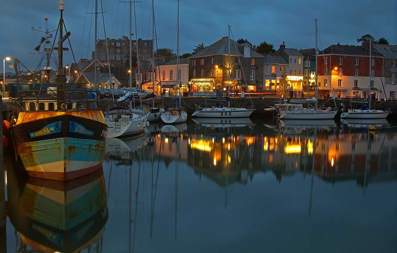 Photo wallpaper night, lights, boat, England, home, Bay, yacht, Cornwall