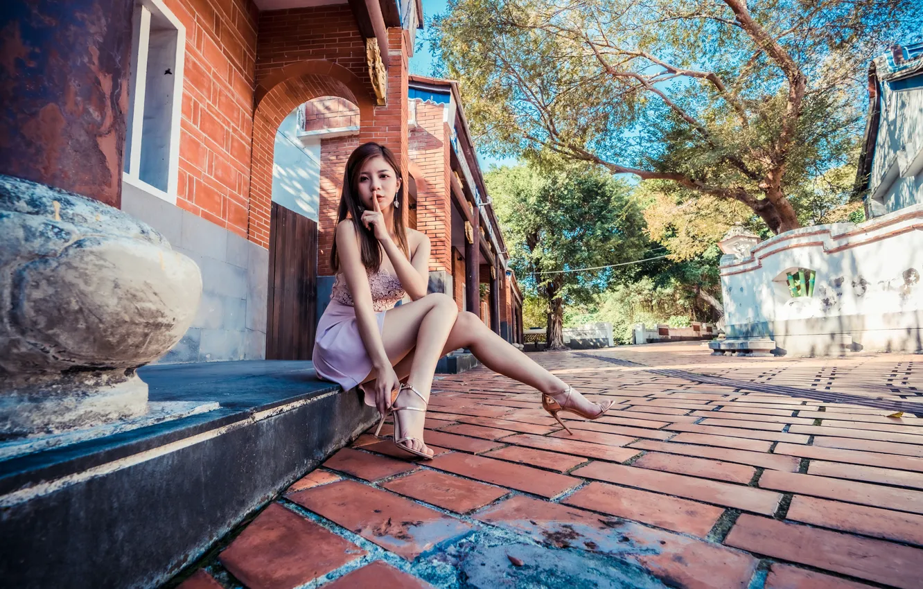 Photo wallpaper look, the sun, trees, pose, model, portrait, makeup, dress