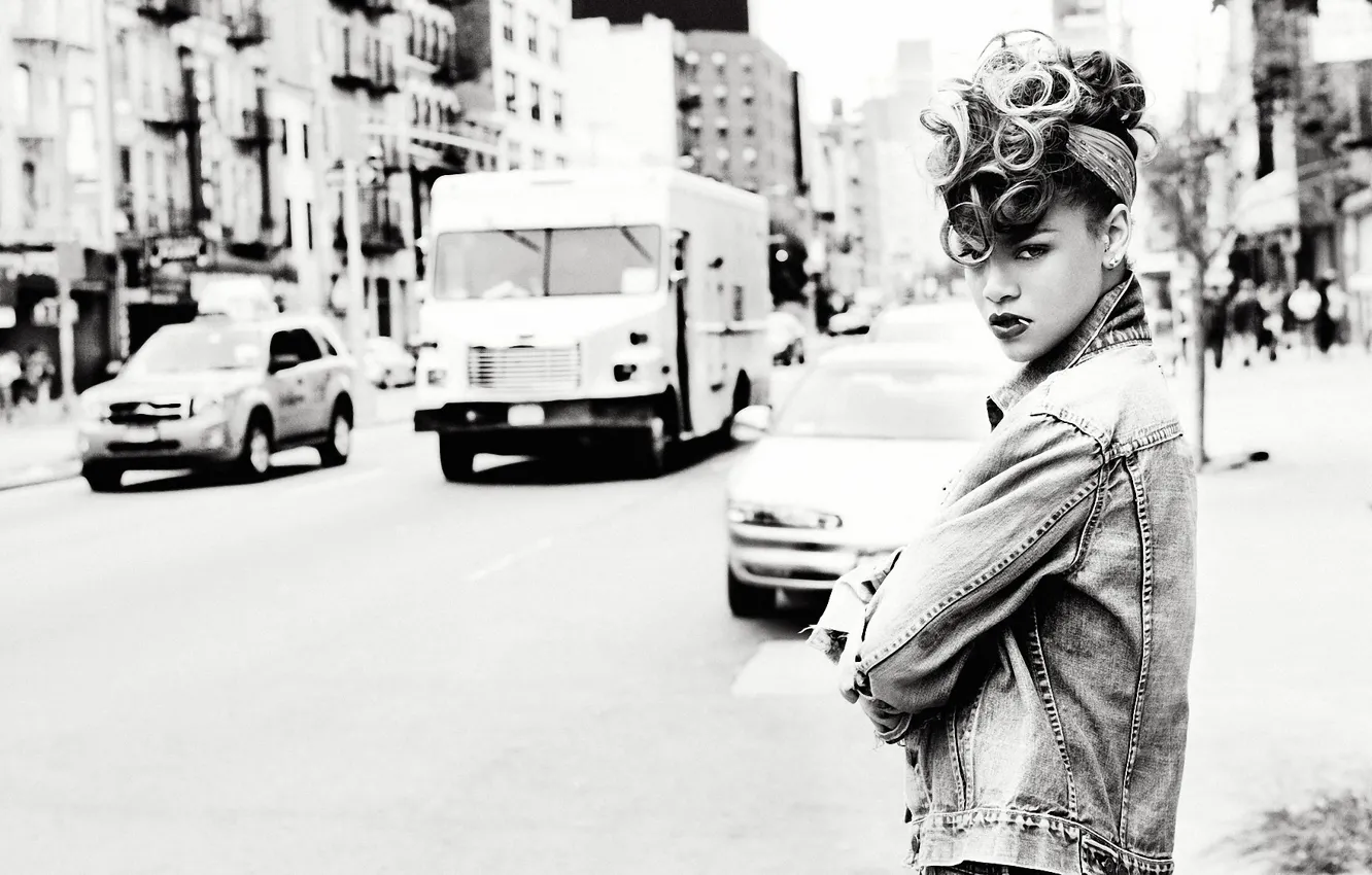 Photo wallpaper look, street, black and white, singer, Rihanna, hairstyle, curls, on the sidewalk