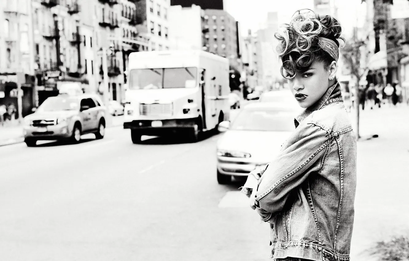 Photo wallpaper look, street, hairstyle, black and white, singer, Rihanna, curls, on the sidewalk
