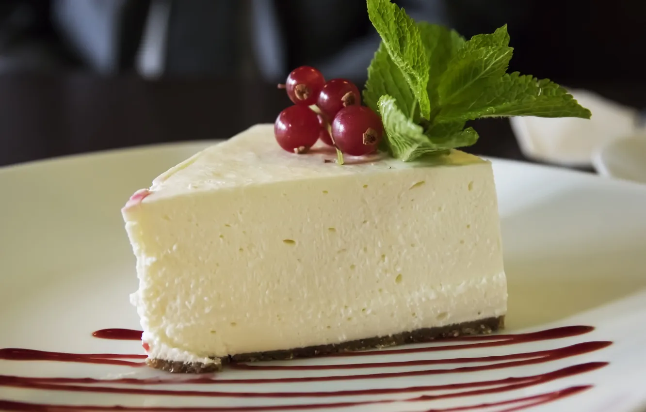Photo wallpaper cake, mint, red currant