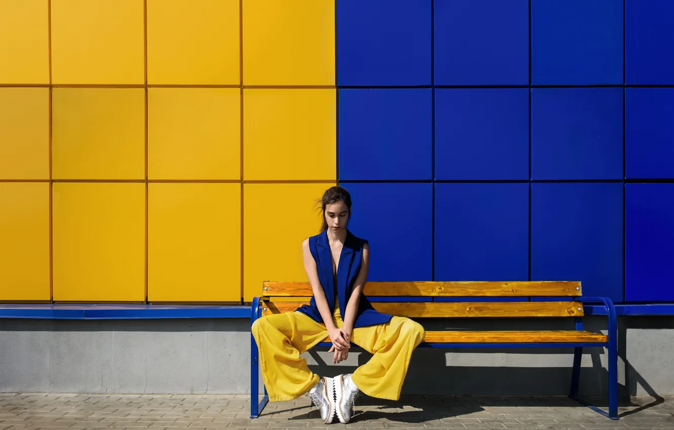Photo wallpaper blue, yellow, wall, bench, yellow and blue