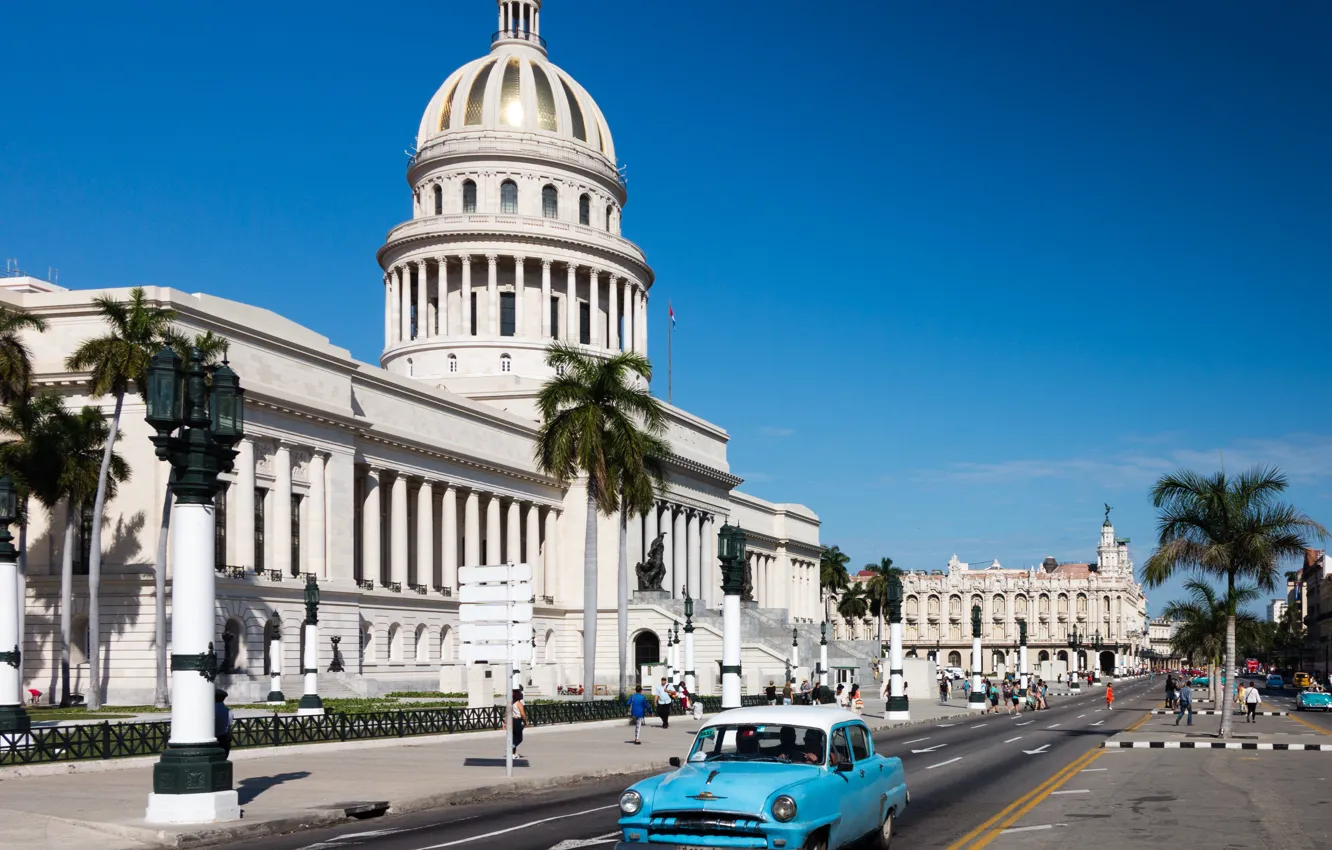 Photo wallpaper machine, the city, Cuba