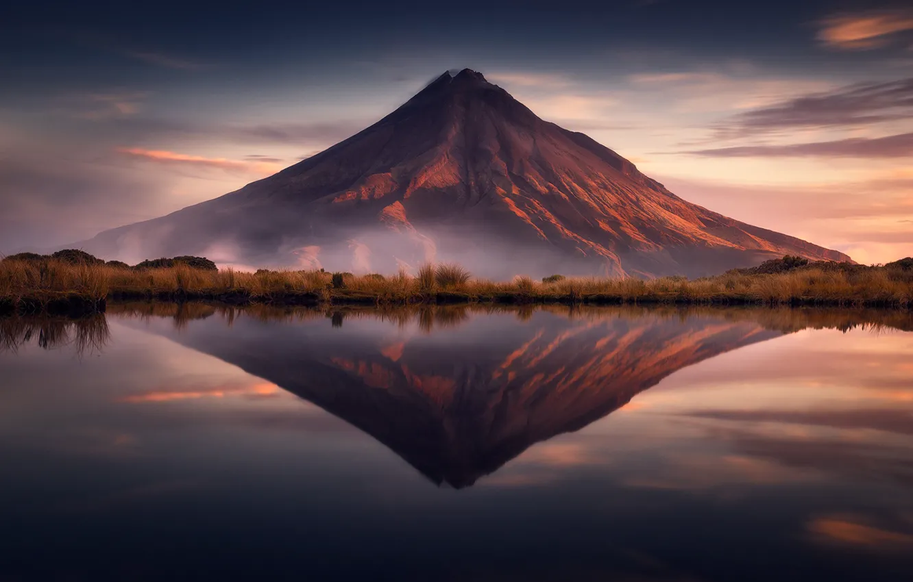 Photo wallpaper reflection, the volcano, Taranaki