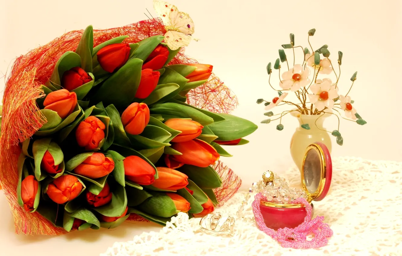 Photo wallpaper stones, bouquet, tulips, box