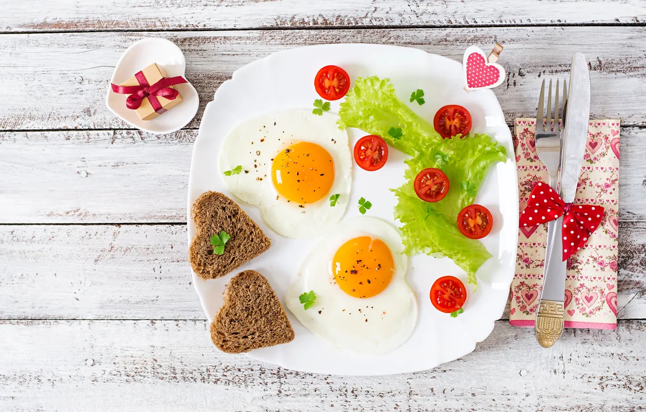 Photo wallpaper gift, heart, food, plate, bread, knife, plug, scrambled eggs
