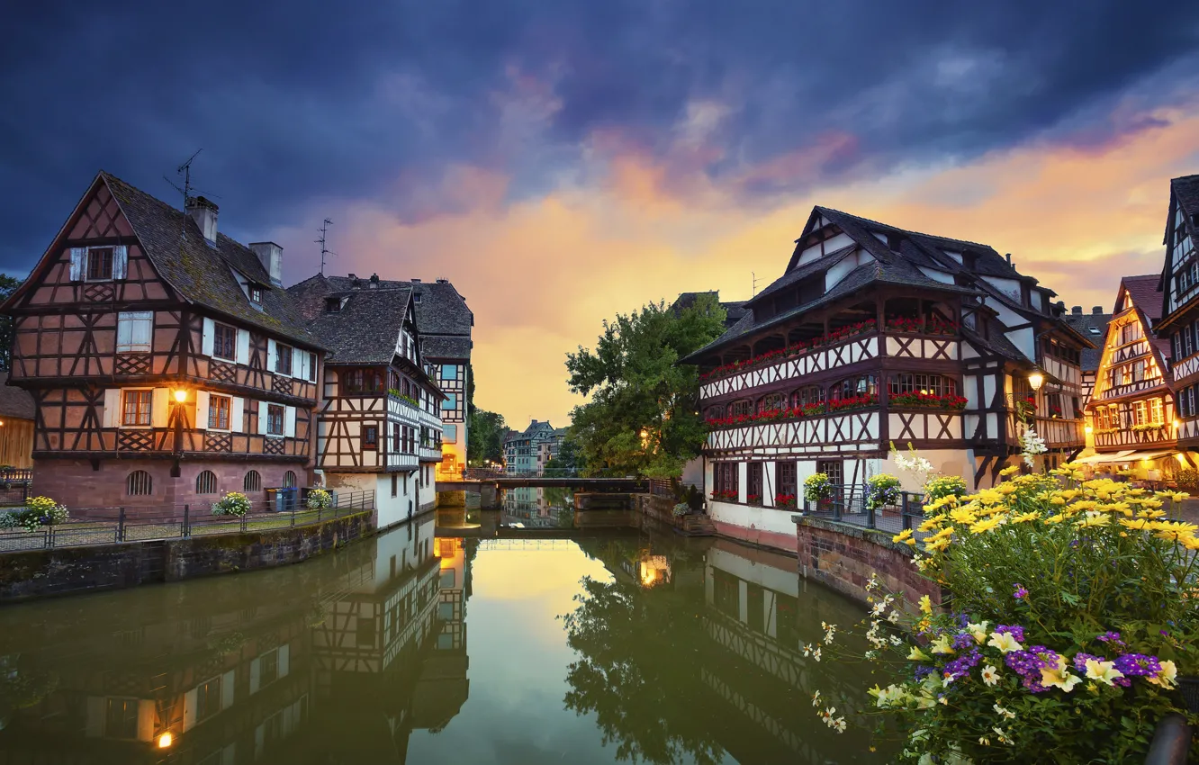 Photo wallpaper flowers, bridge, reflection, France, building, channel, Strasbourg, France