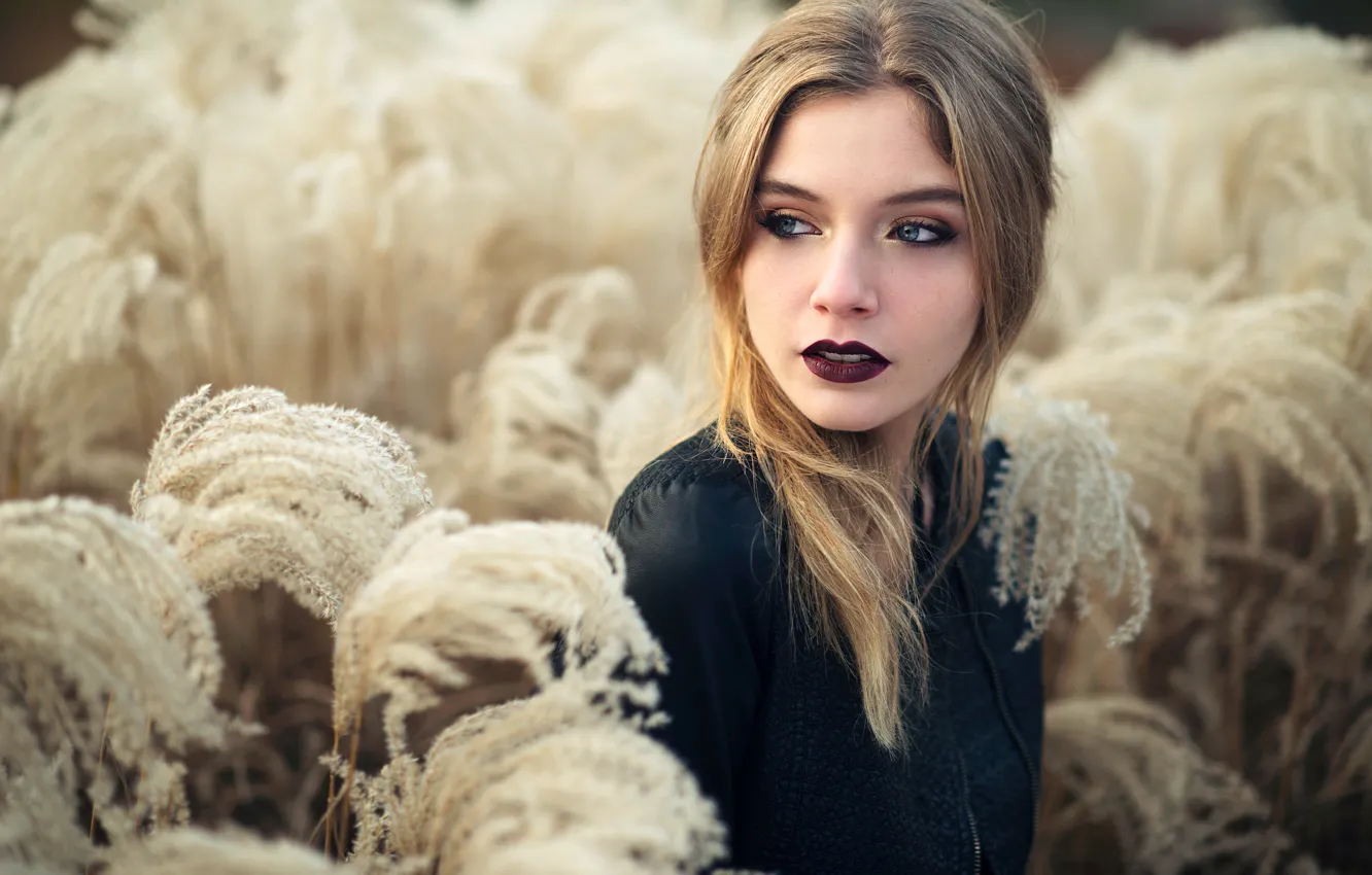 Photo wallpaper model, portrait, makeup, hairstyle, beauty, nature, posing, in black