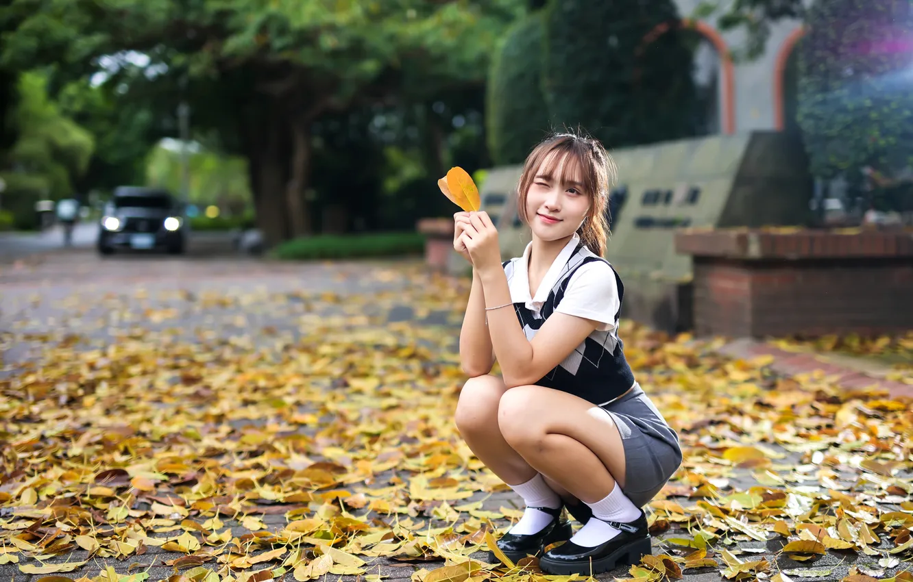 Photo wallpaper leaves, girl, Asian