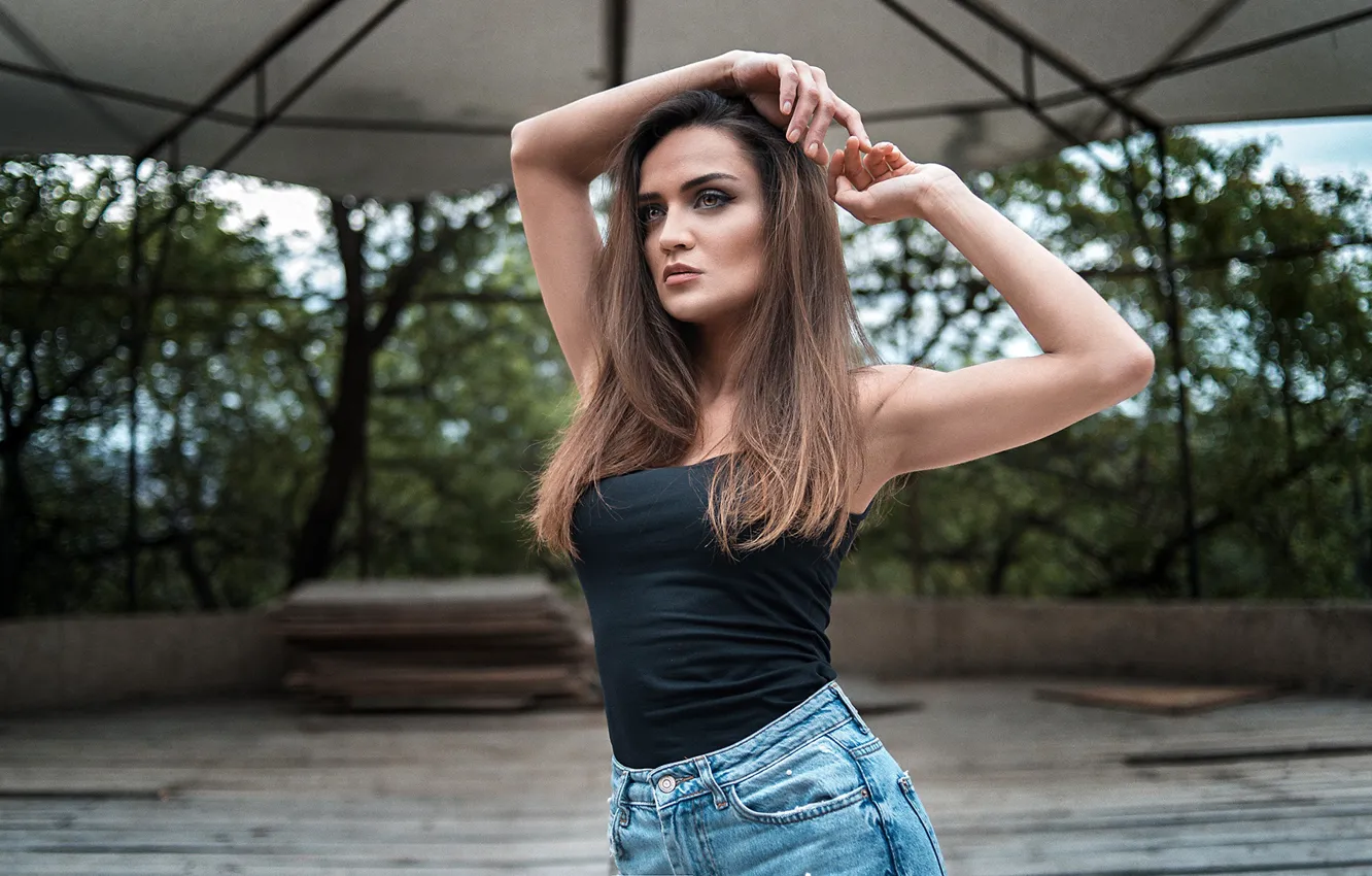 Photo wallpaper pose, model, portrait, jeans, makeup, Mike, hairstyle, brown hair