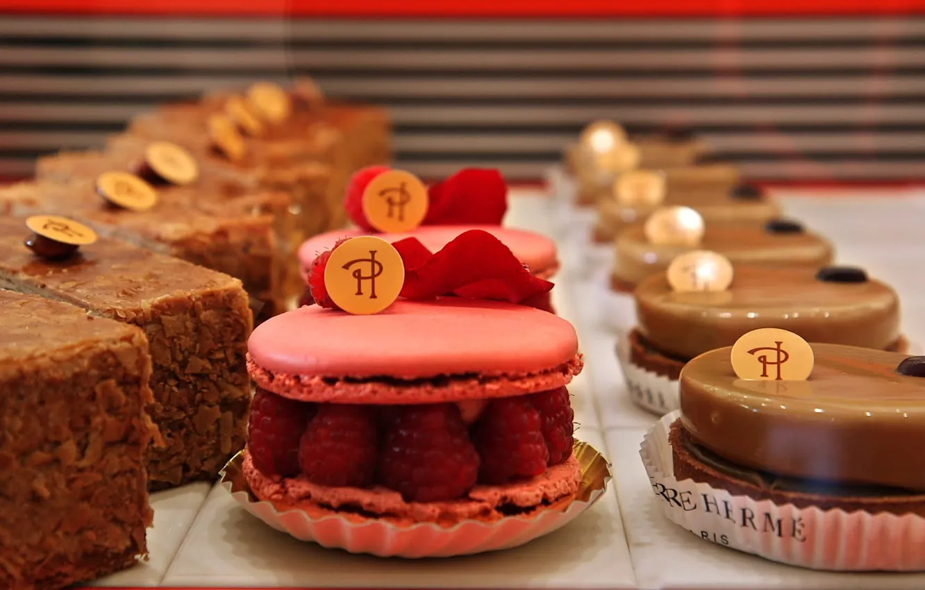 Photo wallpaper raspberry, chocolate, cake, cakes, sweet, caramel, macaron