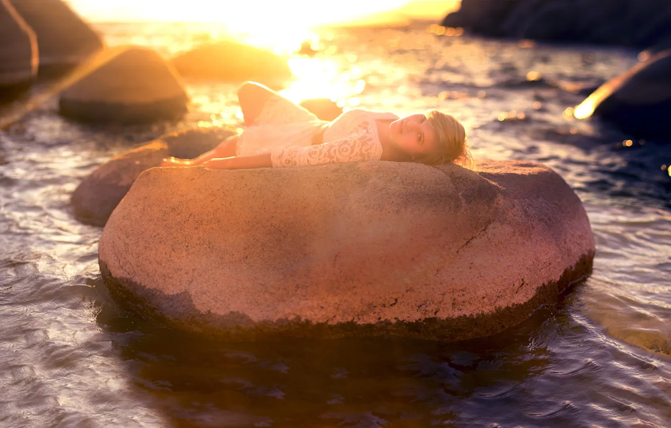 Photo wallpaper sea, girl, light, stones