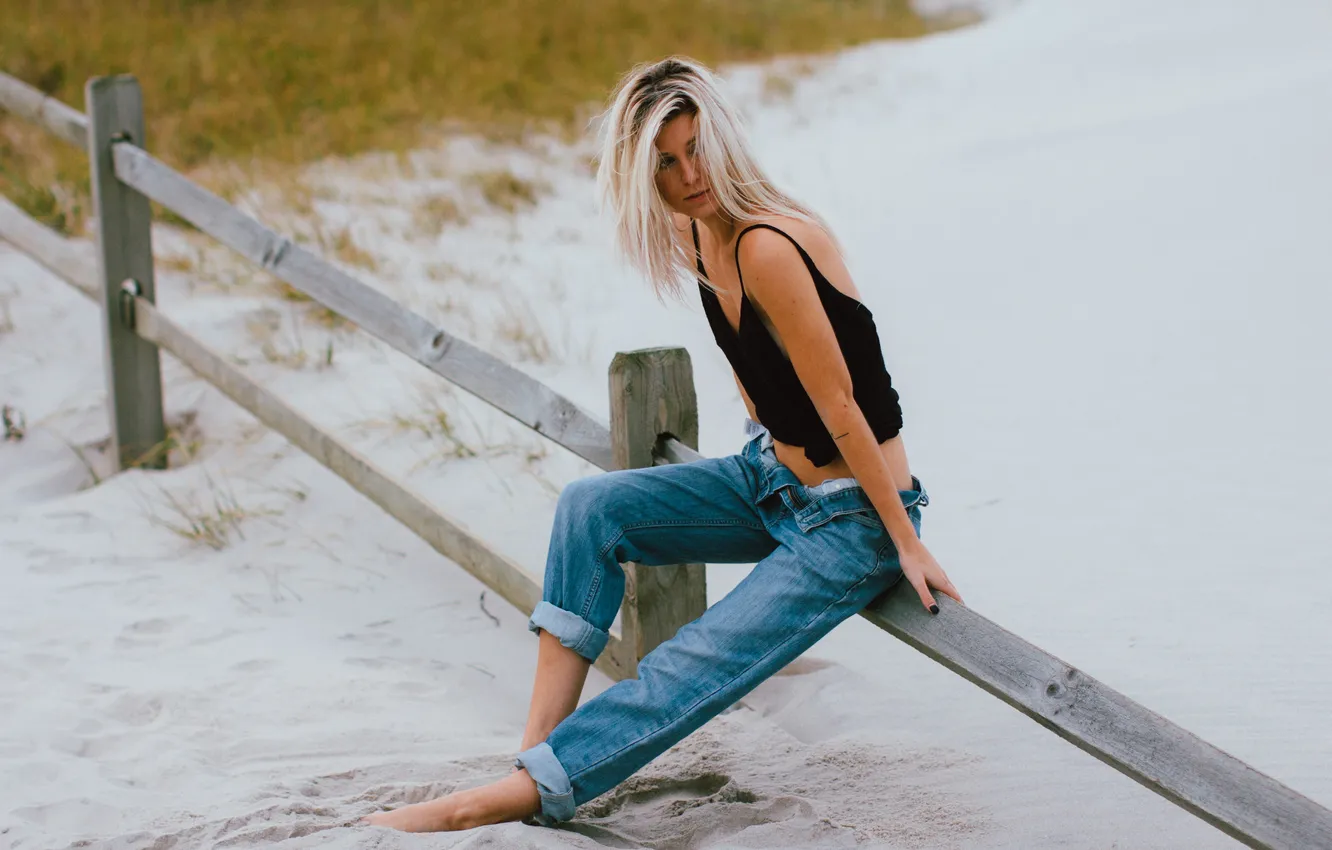 Photo wallpaper sand, beach, girl, jeans
