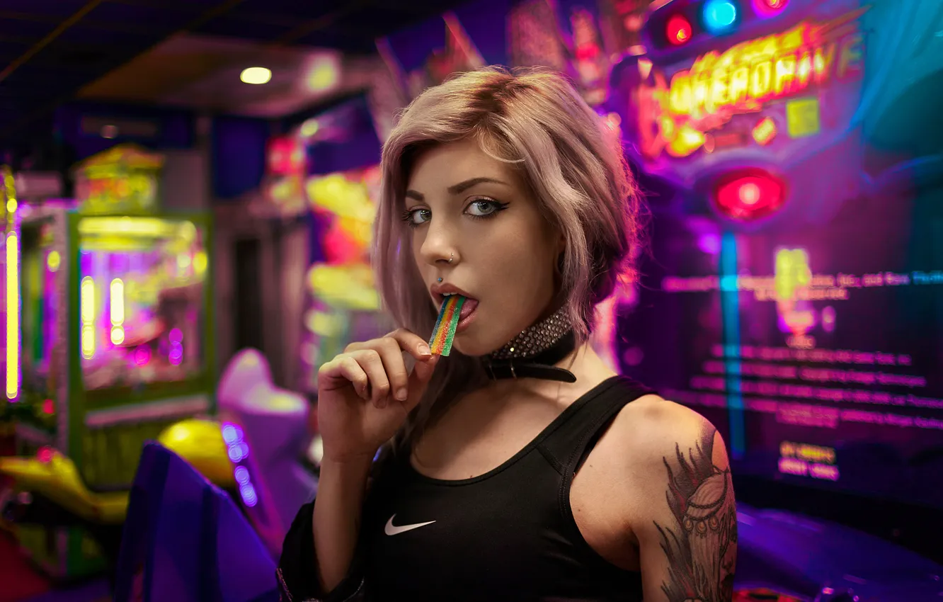 Photo wallpaper language, look, girl, lights, pose, model, portrait, hands