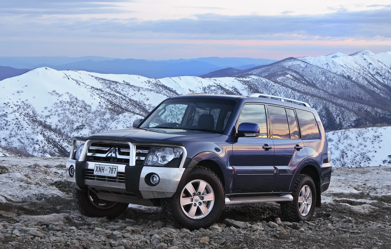 Photo wallpaper machine, auto, landscape, mountains, Mitsubishi