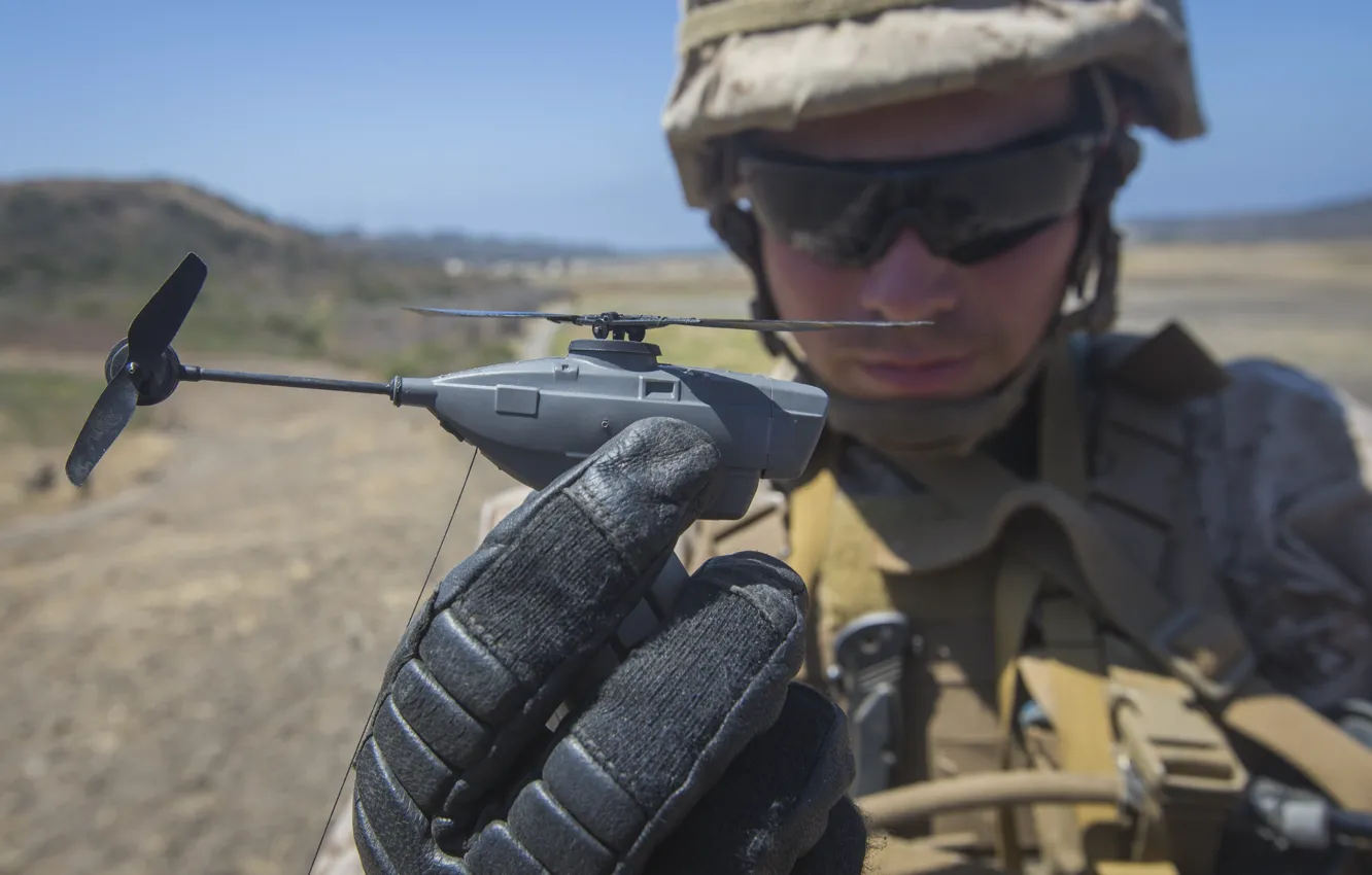Photo wallpaper soldier, drone, Black Hornet Nano, military drone