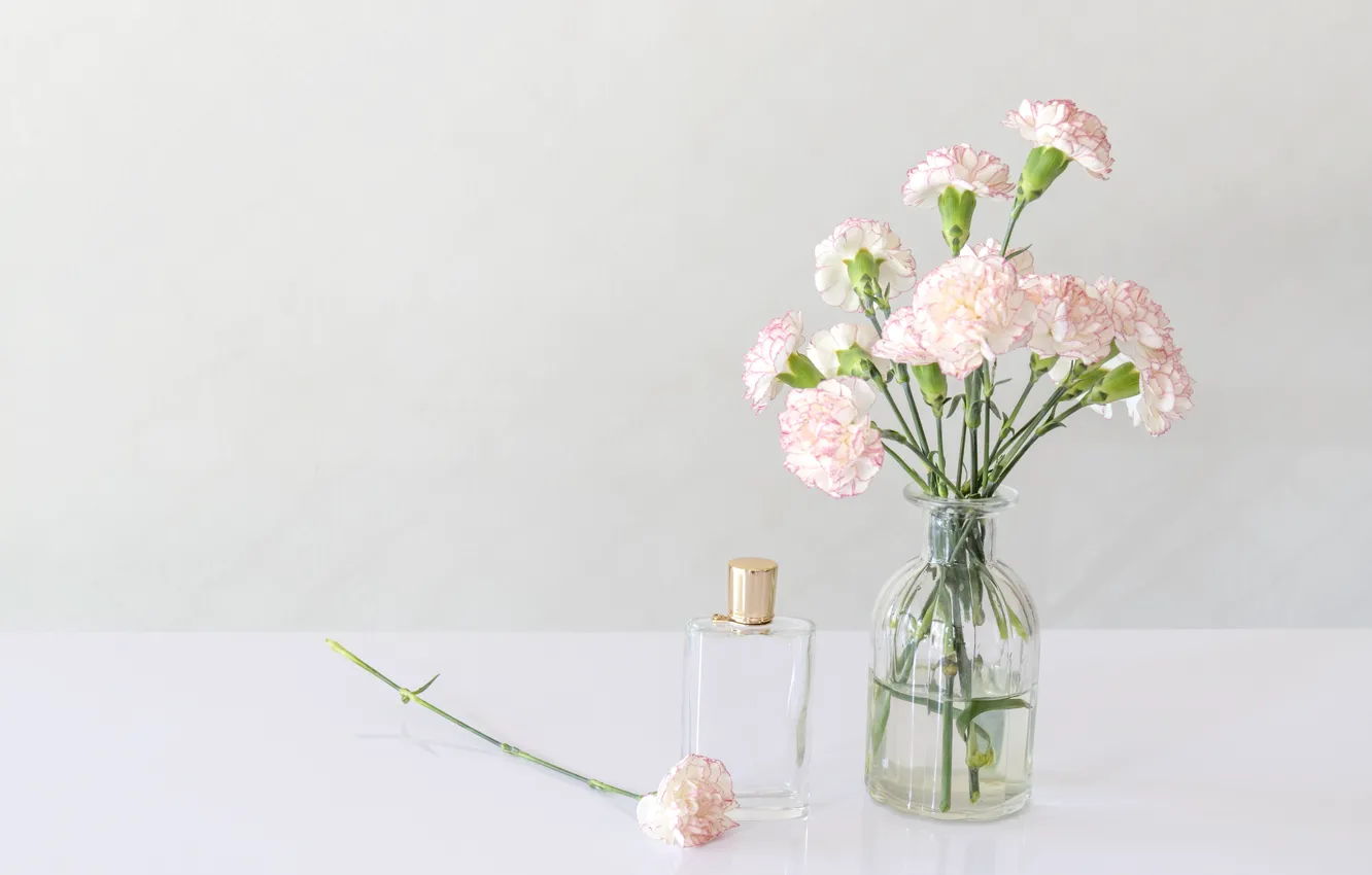 Photo wallpaper flowers, bouquet, perfume, vase, clove