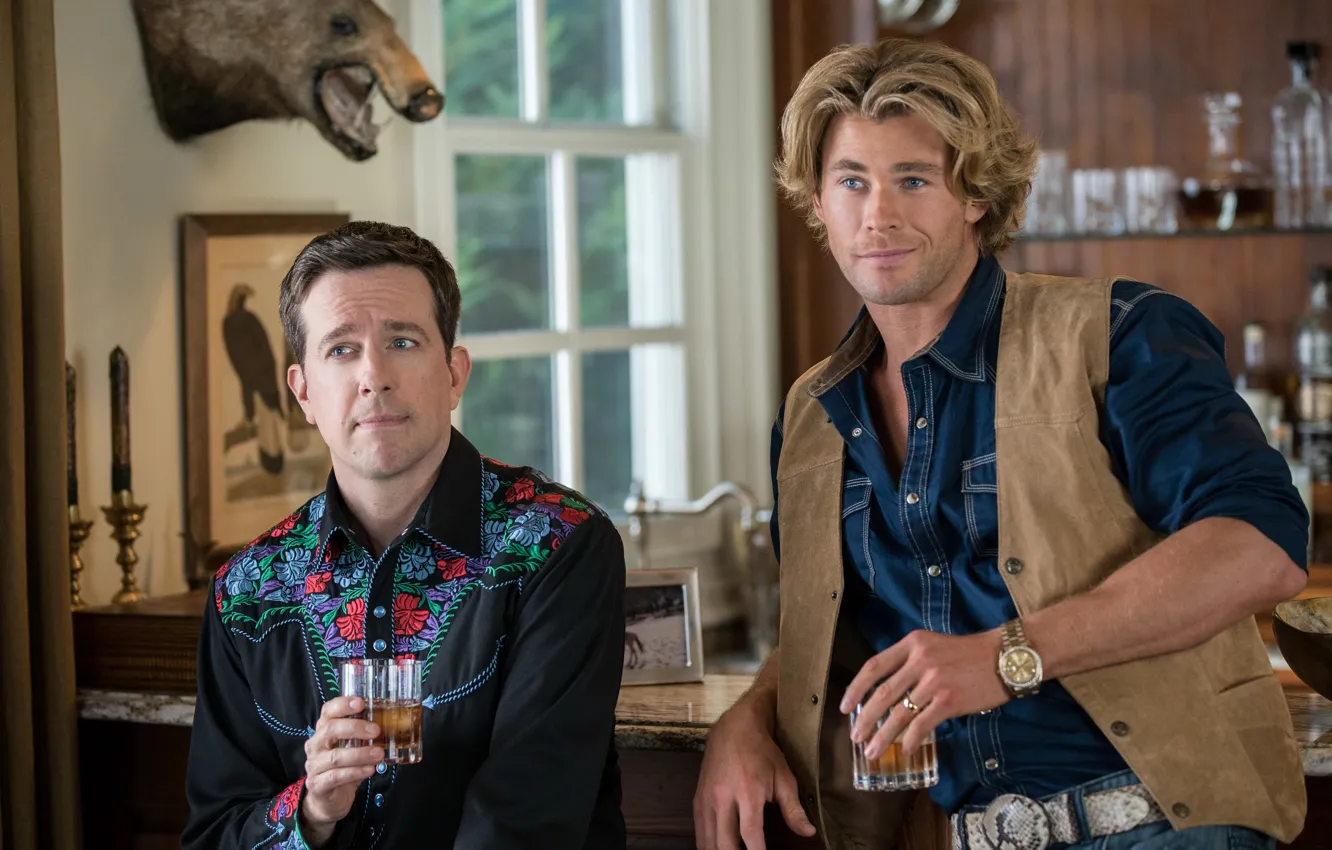 Photo wallpaper bar, vacation, Ed Helms, Ed Helms, Comedy, Chris Hemsworth, vacation, Chris Hemsworth