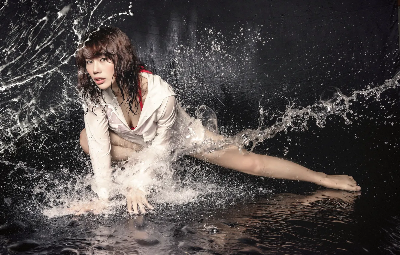 Photo wallpaper water, girl, pose