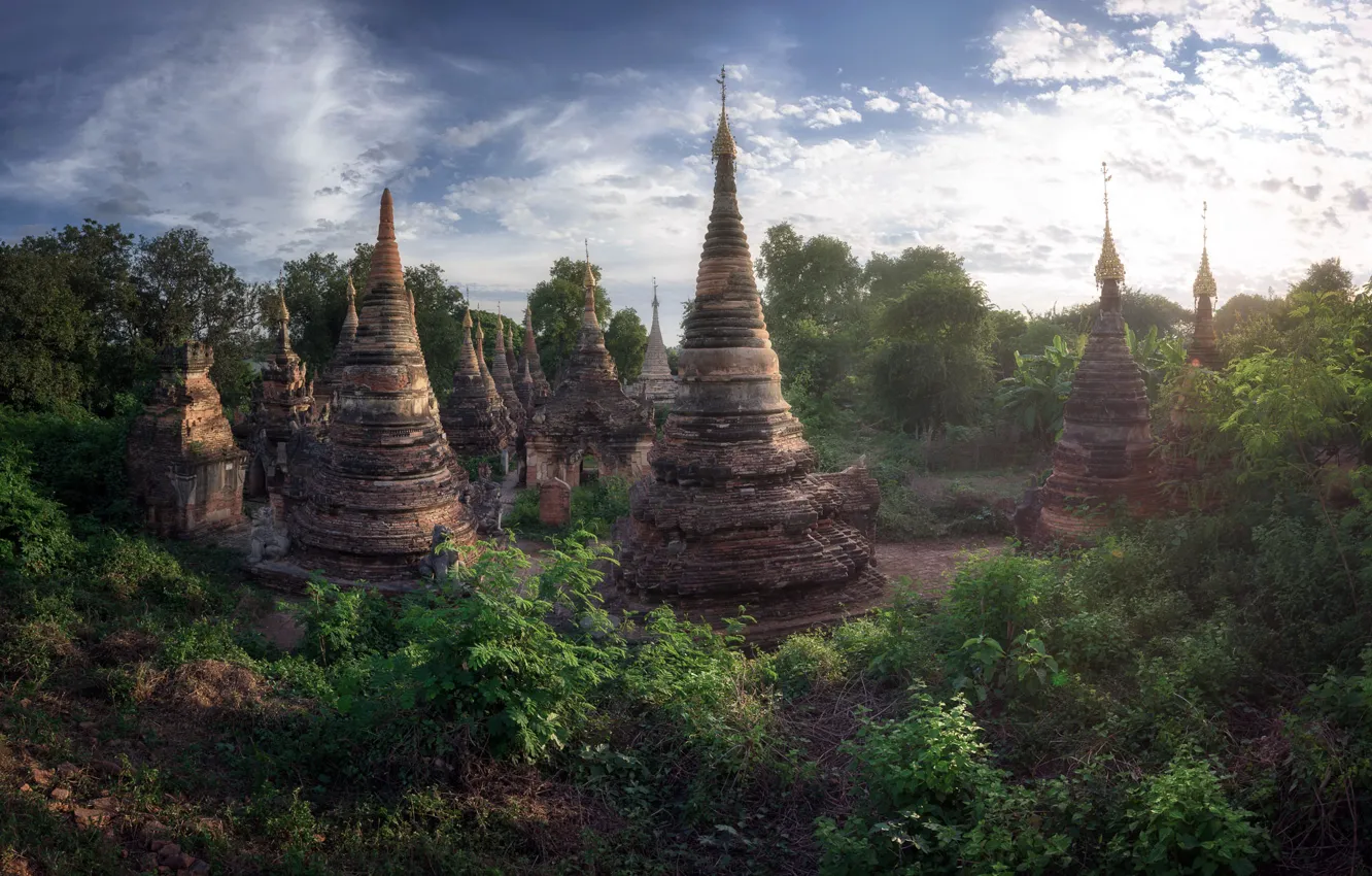 Photo wallpaper Myanmar, Mandalay, Taung Tha Man Lake, Fisherman Throwing Net Early in the Morning