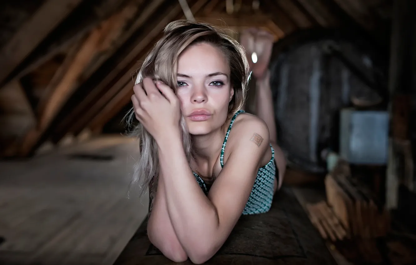 Photo wallpaper tattoo, sponge, K-r-i-s-t-í-n