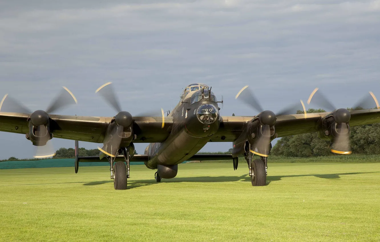 Photo wallpaper bomber, four-engine, heavy, Lancaster