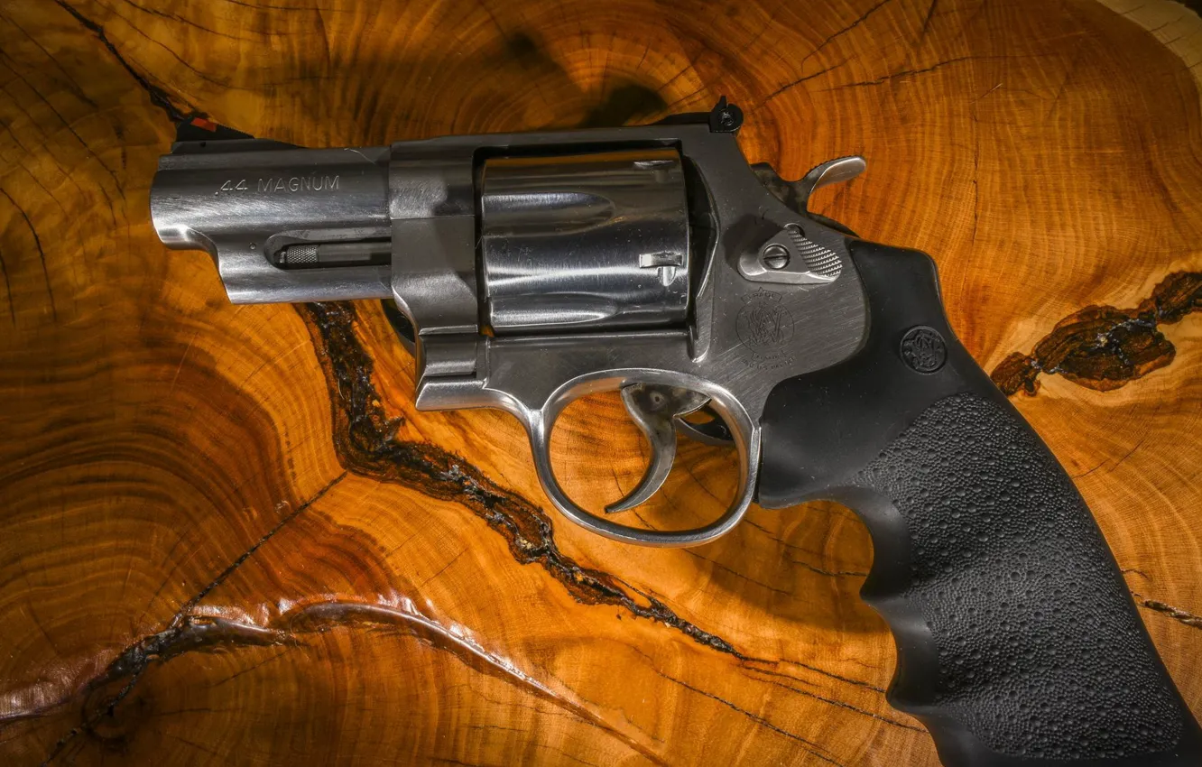 Photo wallpaper macro, weapons, revolver