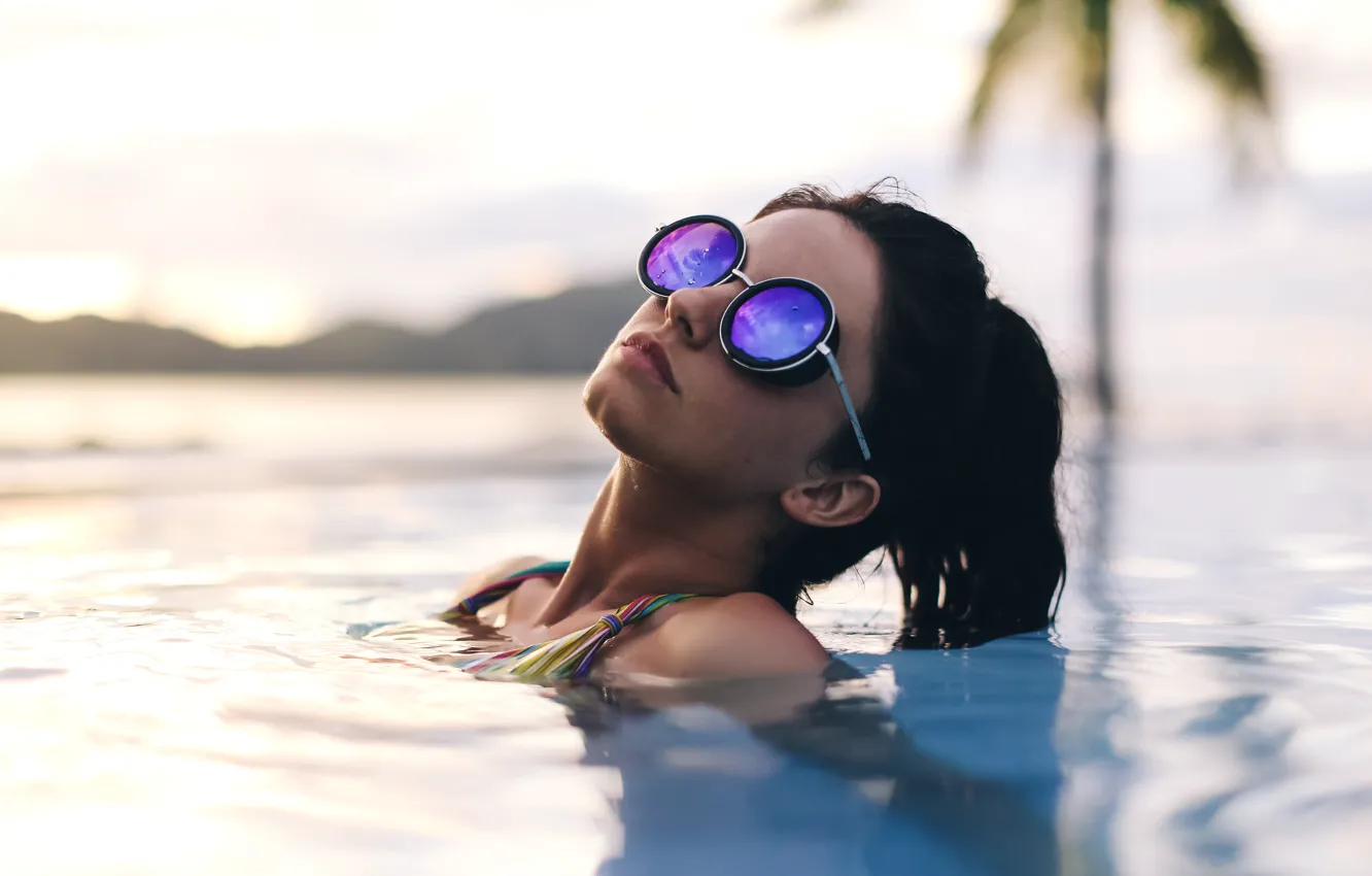 Photo wallpaper girl, palm trees, glasses, in the water, David Olkarny, Touched by the sun