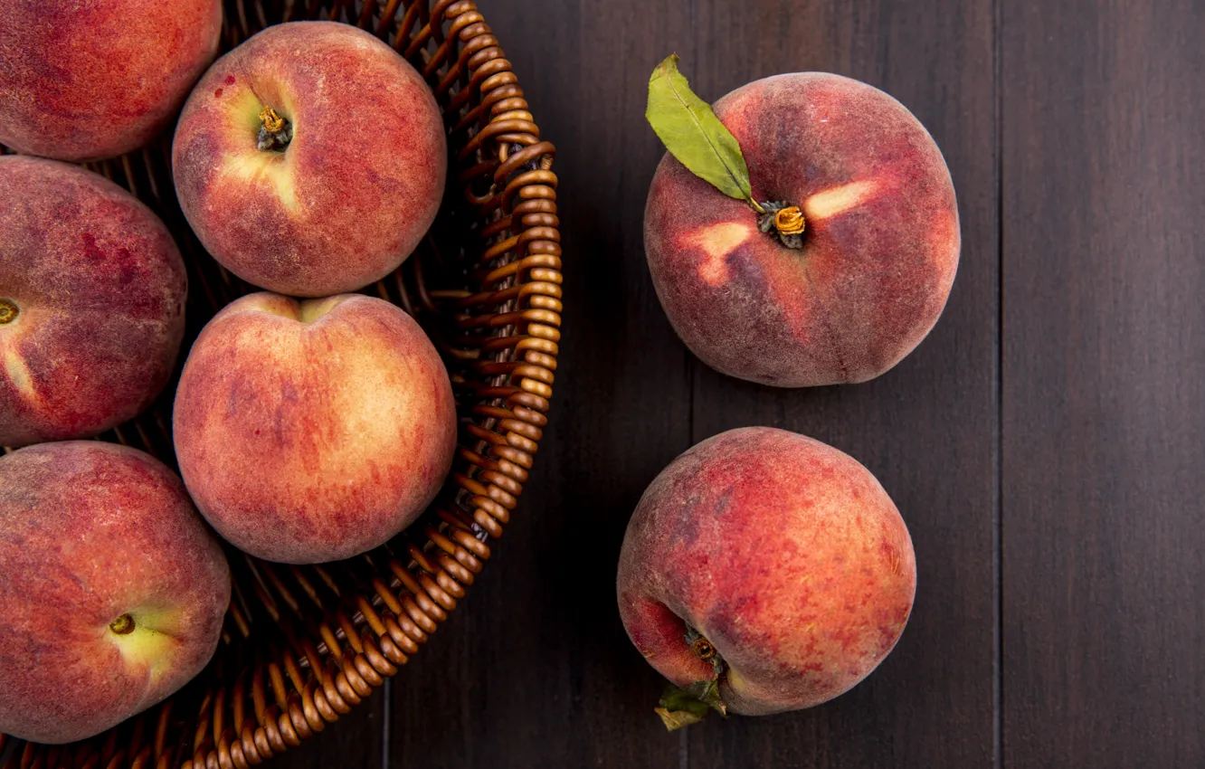 Photo wallpaper close-up, table, Board, leaves, peaches, network, ripe