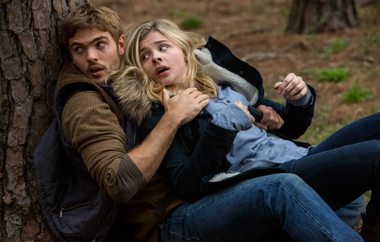 Photo wallpaper Chloe Grace Moretz, the fifth wave, The Fifth Wave, Alex Roe