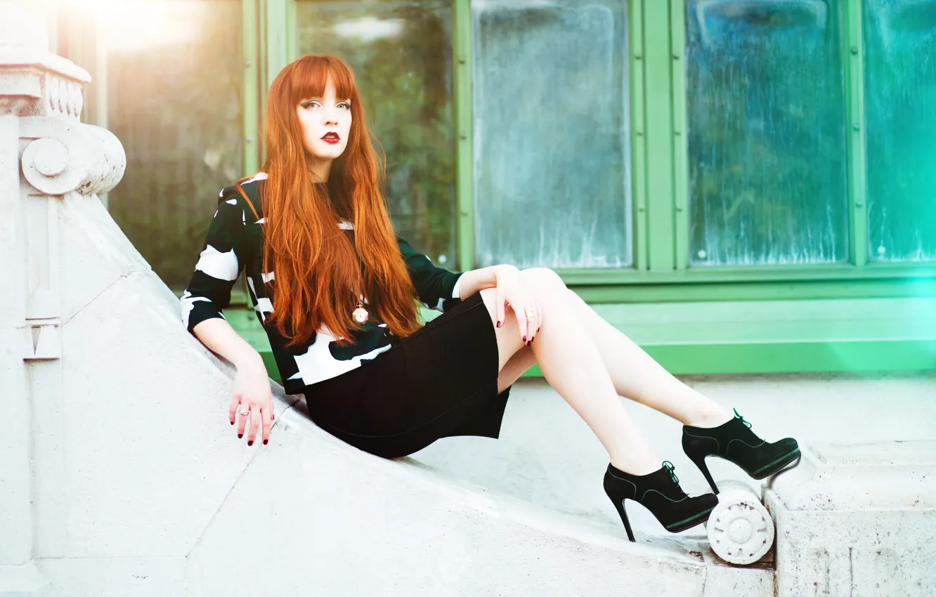 Photo wallpaper look, girl, face, background, hair, heels, red, legs