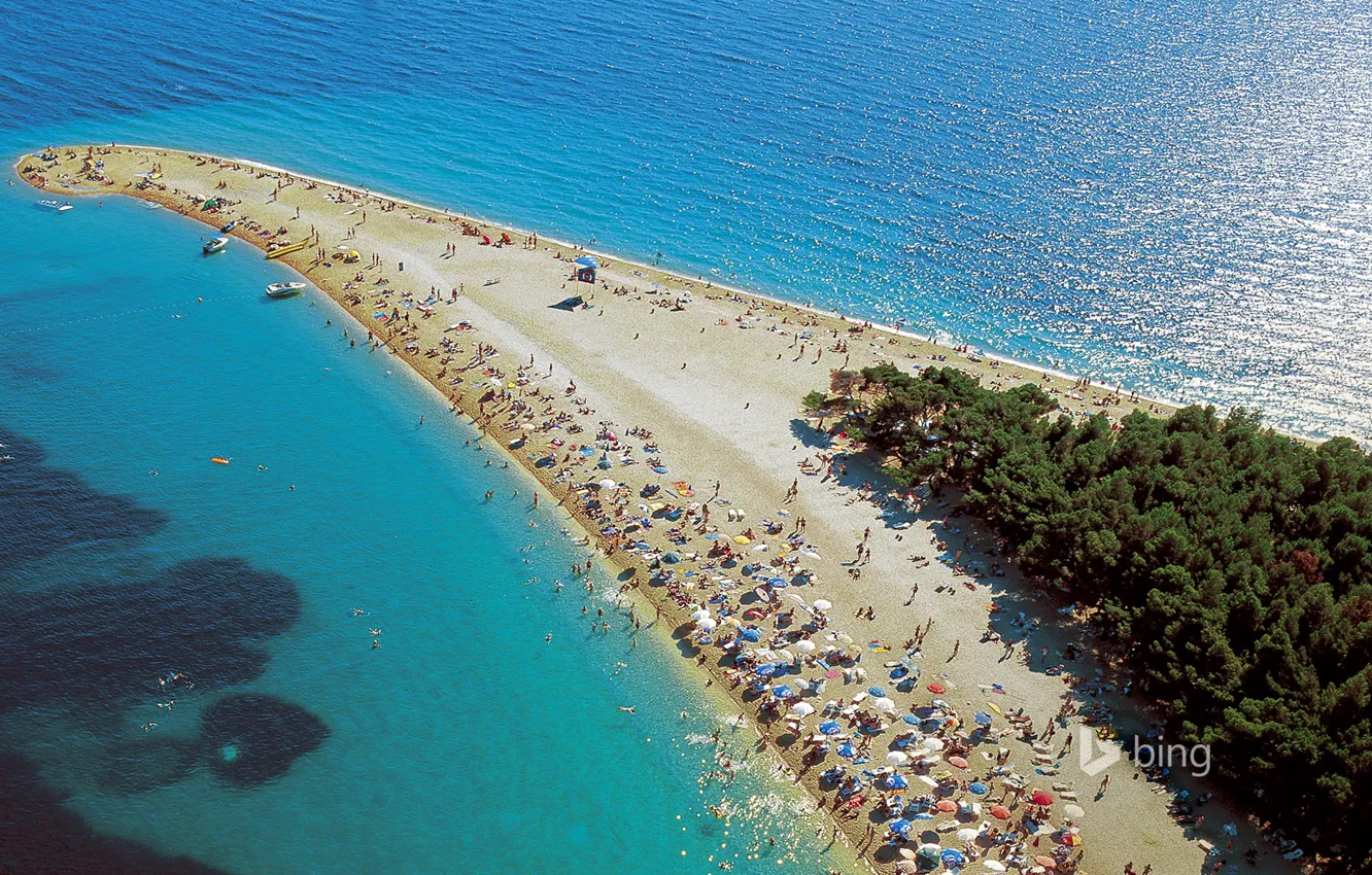 Photo wallpaper sea, people, stay, island, braid, resort, Croatia, Brac