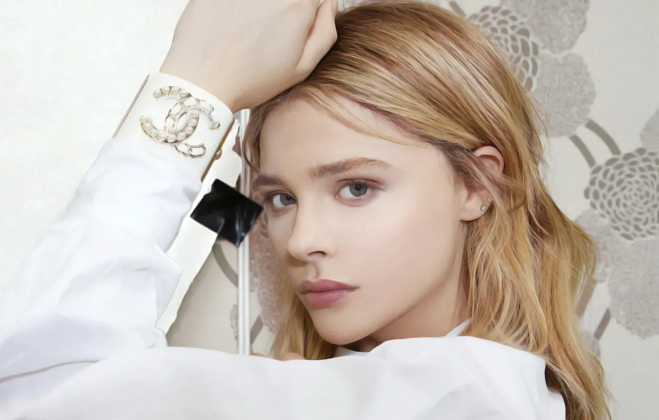 Photo wallpaper look, girl, face, pose, actress, blouse, Vogue, Chloe Grace Moretz