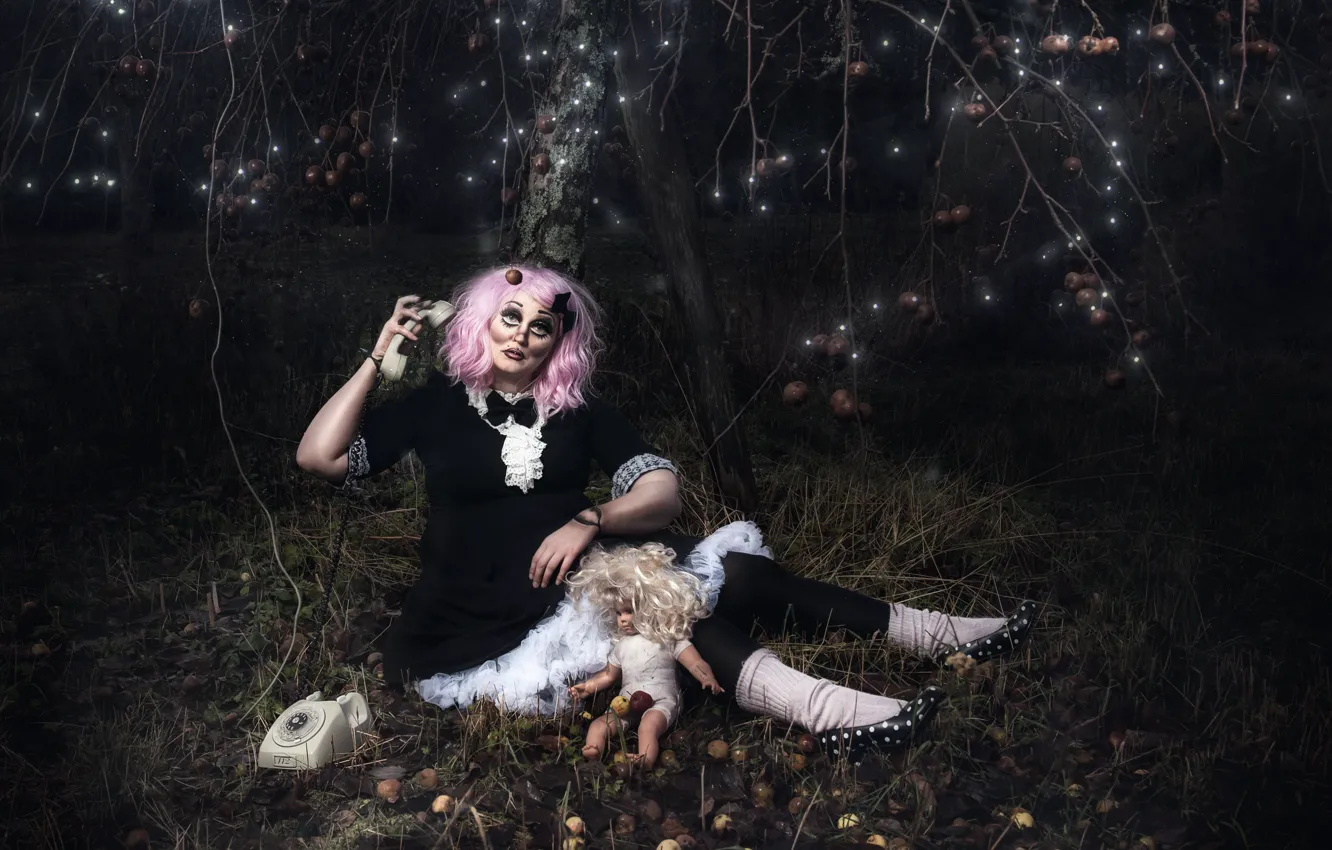 Photo wallpaper woman, apples, doll, phone