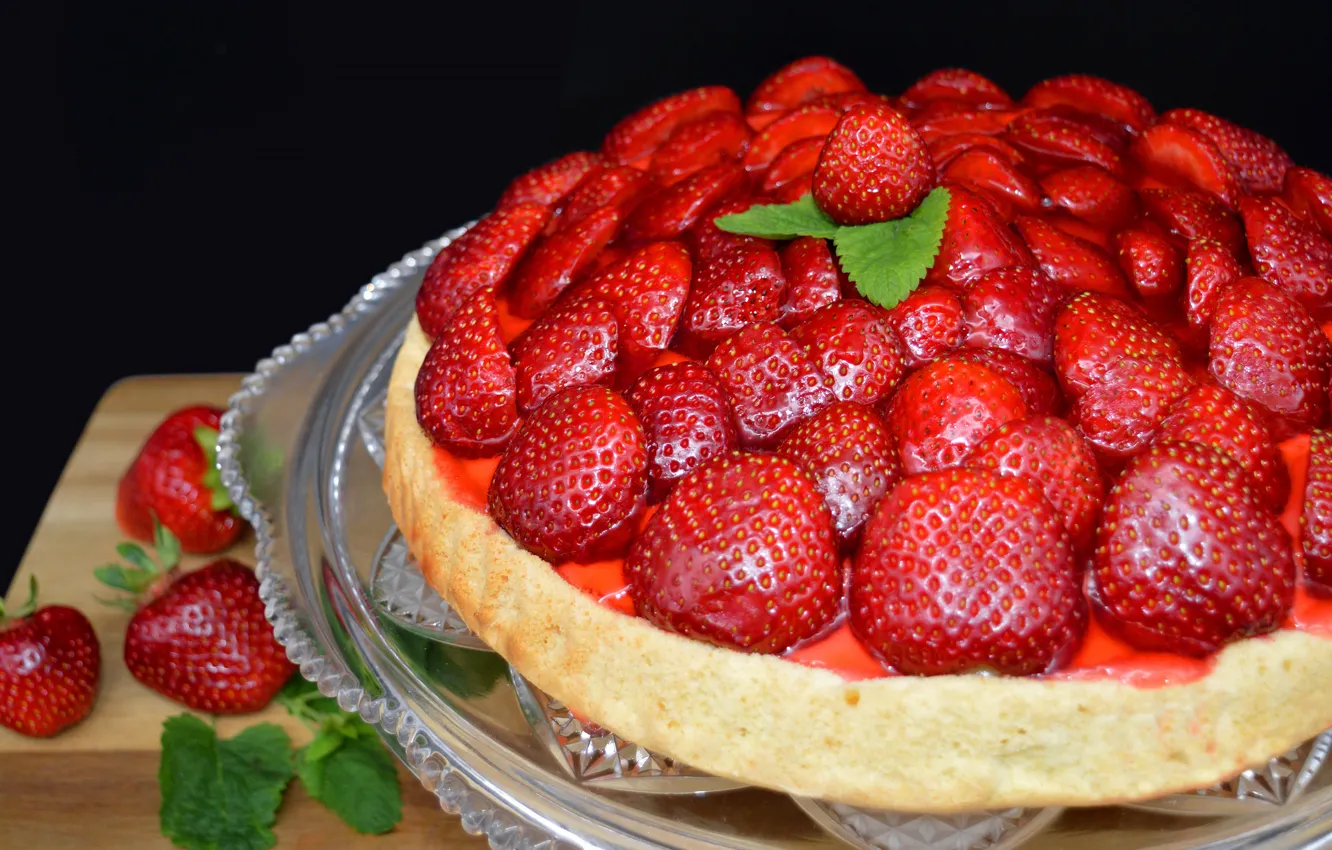 Photo wallpaper berries, strawberry, pie, cake, black background, cakes, strawberry, berry