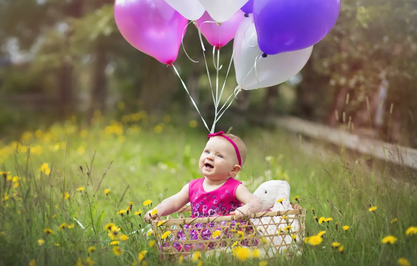 Photo wallpaper balls, joy, happiness, basket, surprise, girl