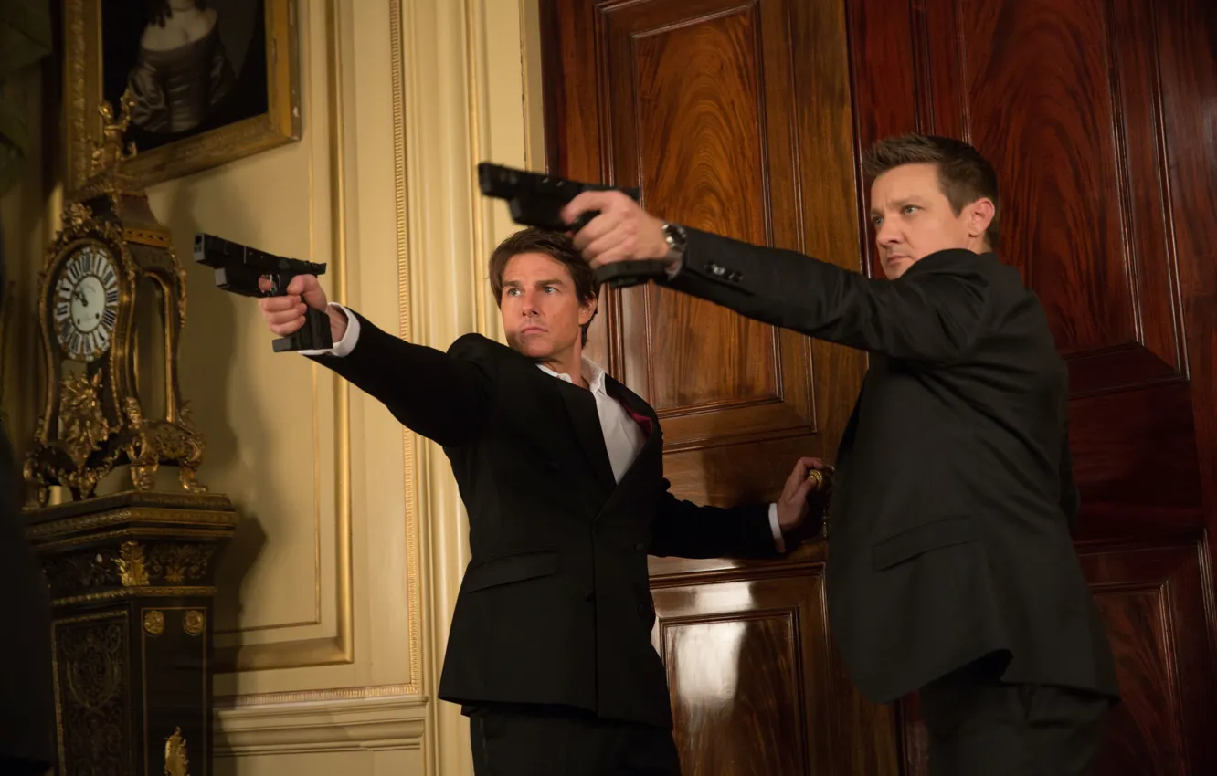 Photo wallpaper gun, weapons, frame, Tom Cruise, Tom Cruise, Jeremy Renner, Jeremy Renner, Ethan Hunt