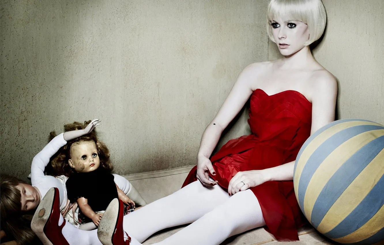 Photo wallpaper toy, the ball, doll, Avril Lavigne