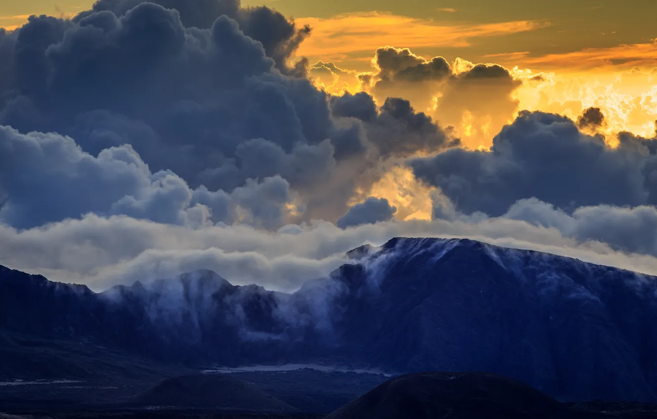 Photo wallpaper clouds, landscape, mountains, Maui, Haleakala