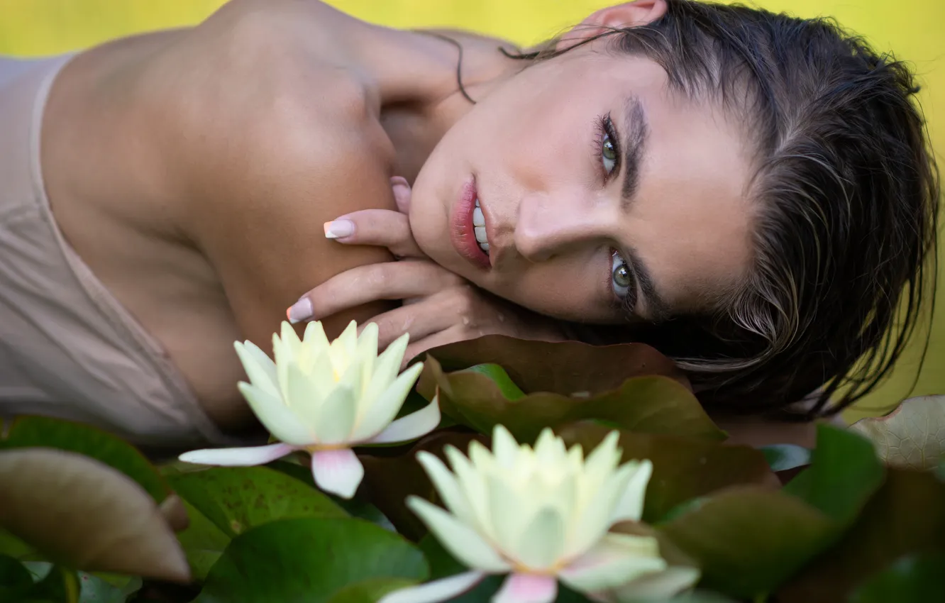 Photo wallpaper look, leaves, face, pose, water lilies, Lily Gilbert