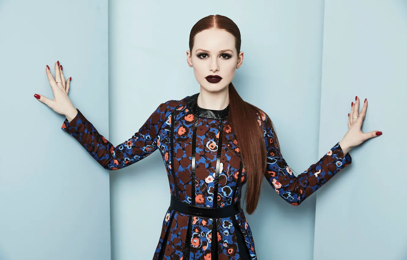Photo wallpaper pose, actress, Madelaine Petsch