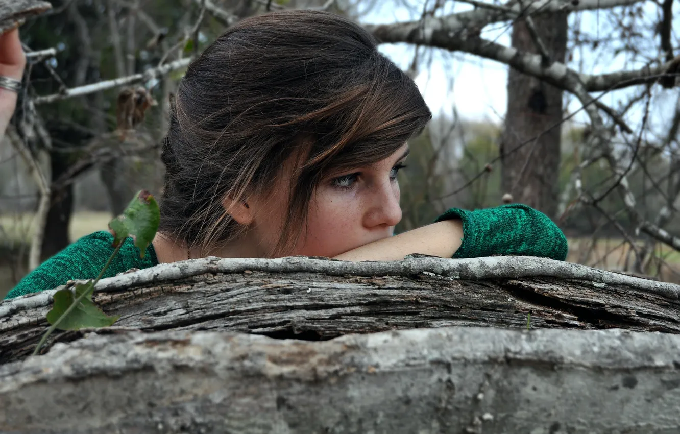 Photo wallpaper sadness, eyes, girl, face, brunette, freckles