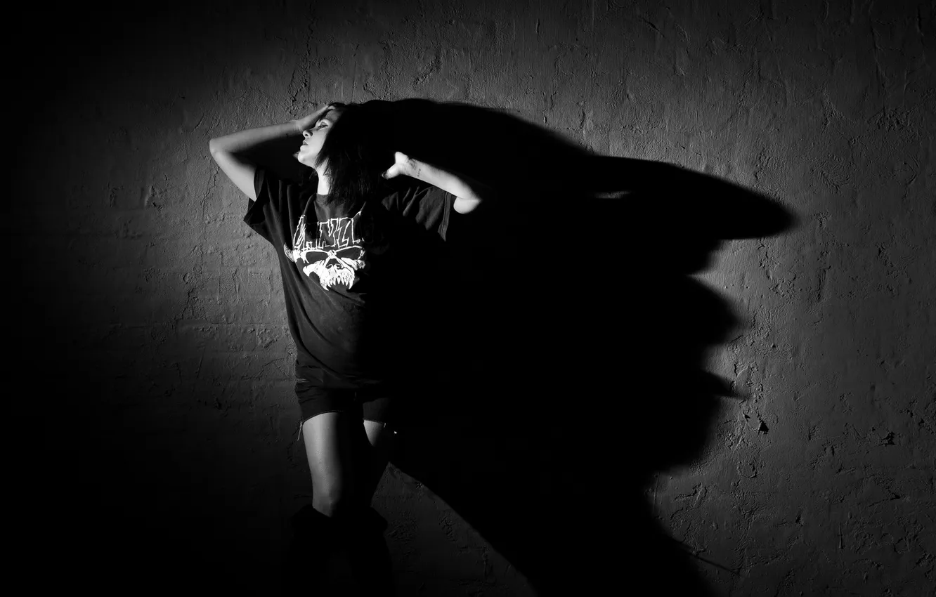 Photo wallpaper dark, sake, model, t-shirt