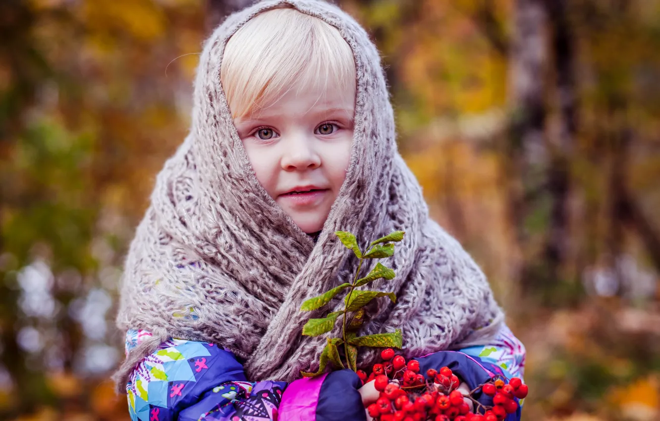 Photo wallpaper children, girl, shawl